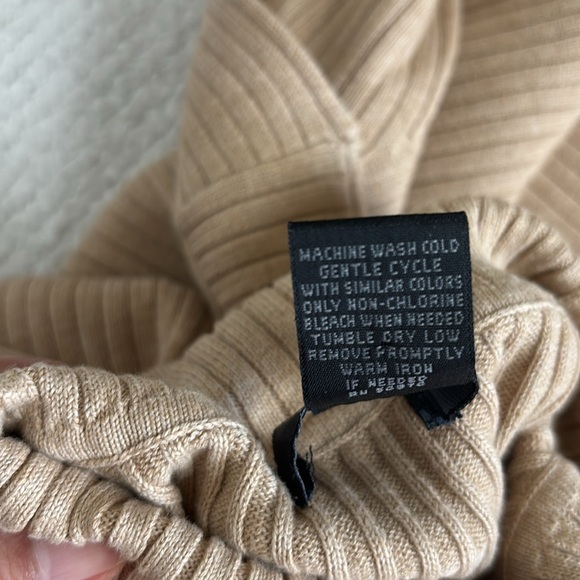 The Limited Ribbed Tan Turtleneck Sweater- NWOT- 100% Cotton - Picture 7 of 13